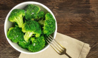 炒西兰花怎么炒 虾仁炒西兰花怎么炒