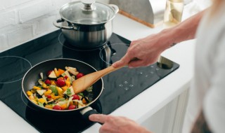 鸽子肉怎么炒好吃 鸽子肉怎么炒的做法