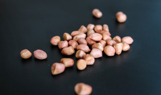 炒花生米潮了怎么办（炒花生回潮了怎么办）