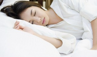 梦见一群蛇是什么意思（女人做梦梦见一群蛇是什么意思）