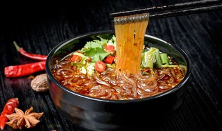 酸辣粉怎么泡最软 酸辣粉多久能泡软