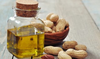 花生油洒车里怎么清洗 花生油洒车里怎么去味