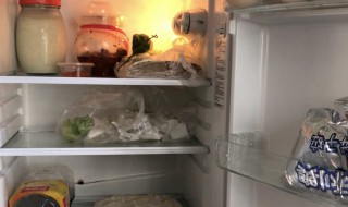 冰箱保鲜出水怎么回事（冰箱保鲜室出水怎么回事）