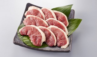 鸭汤里放什么食材好吃（鸭汤放什么食材最好）