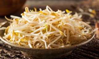 怎么炒豆芽不出水（如何炒豆芽脆嫩不出水）