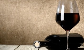 酒瓶怎么开（酒瓶怎么开没有开瓶器）