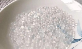 除湿剂可以洒地上么 除湿剂的水洒在地板上