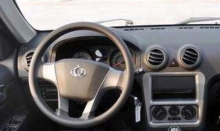 方向盘不正怎么调 电轿方向盘不正怎么调