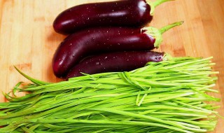 韭菜和可乐能一起吃吗（喝可乐可以吃韭菜吗）