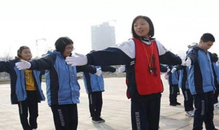 体操的纵队是平行线吗 体操直线行进