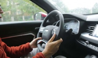 方向盘半圈怎么打（方向盘半圈怎么打图解）