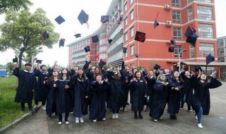 应届毕业生求职避免什么陷阱（应届大学生如何避免就业陷阱）