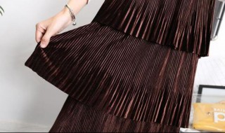 金黑色丝绒蛋糕半裙搭配什么上衣 金黑色丝绒蛋糕半裙搭配什么上衣好