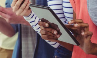 手机进水黑屏怎么办（oppoa5手机进水黑屏怎么办）