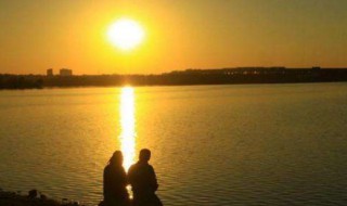 而爱是细水长流……什么意思?（而爱是细水长流上一句）