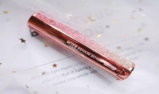 口唇干裂用什么唇膏 嘴唇干裂除了用唇膏还有什么方法