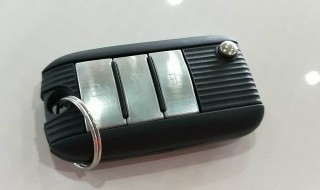 荣威rx 5钥匙电池型号 荣威rx5钥匙怎么换电池