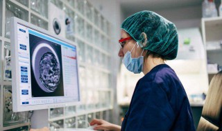 p4防护服如何穿戴（怎样穿防护服图片）