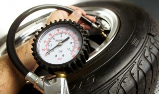 外置胎压监测电池更换（外置胎压监测怎么更换电池）