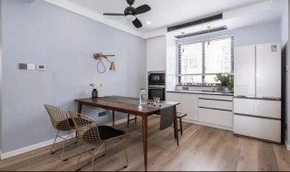 冰箱下面的接水盒怎么取下来 冰箱下面的接水盒怎么取下来视频