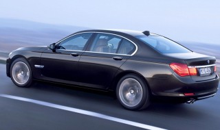 一般汽车能开多少年呢 汽车一般能开几年?