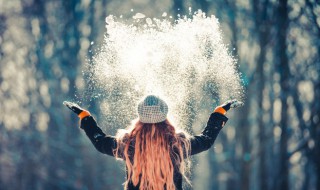 形容小雪花的优美句子（描写小雪花的优美句子）