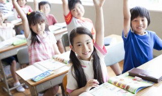 一蓑烟雨任平生类似的诗句 一蓑烟雨任平生是诗还是词