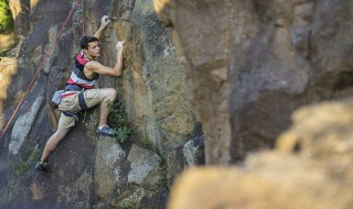 攀岩的下肢力量训练方法（攀岩的下肢力量训练方法视频）