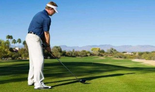 高尔夫铁杆打法技巧（高尔夫铁杆的打法）