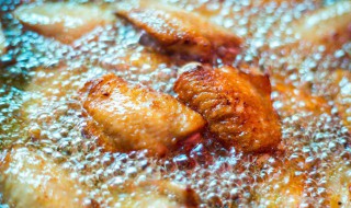 吃油腻食物的危害（吃油腻食物的危害有哪些）