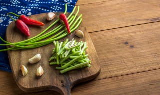 蒜苗炒猪耳朵的做法大全 好吃又好做的蒜苗炒猪耳朵的做法