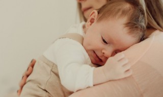 孩子几岁跟父母分床睡最好 孩子几岁跟父母分床睡最好呢