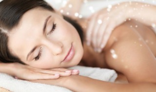 后背毛孔粗大什么原因（后背毛孔粗大什么原因引起的）