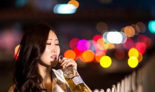 深夜里买醉美文 深夜买醉的诗