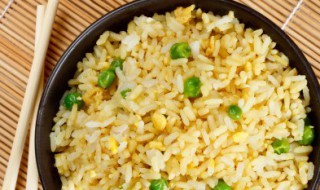 怎么炒鸡蛋饭的步骤（怎么炒鸡蛋炒饭步骤）