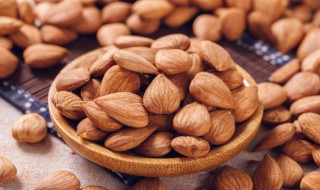 杏核怎么炒（杏核怎么炒家庭做法）