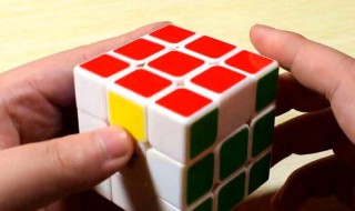 魔方怎么拼（魔方怎么拼 三阶 口诀）