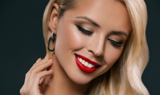 眼影怎么涂好看步骤 眼影怎么涂好看步骤视频