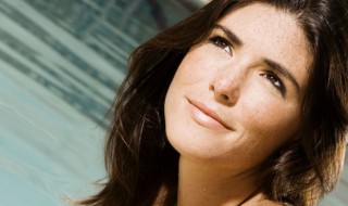 怎么分辨斑的类型（怎样区分斑的类型）