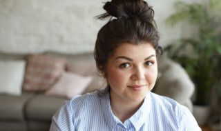 圆脸适合什么样的眉形（圆脸适合什么眉形?）