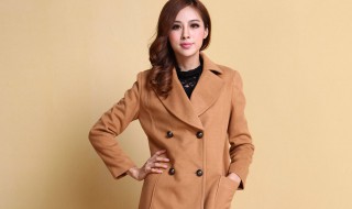 杏色配什么颜色好看（杏色搭配什么颜色）