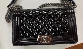 怎么护理漆皮包包的技巧 怎么护理漆皮包包的技巧与方法