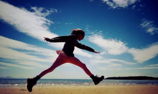 怎样练跑步速度和持久力 怎样练跑步速度和持久力视频