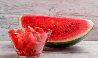 凤梨头西瓜尾是什么意思（西瓜的头和尾）