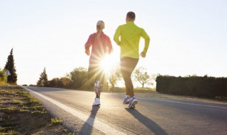 原地跑步和跳绳哪个减肥效果好啊 跳绳和原地跳哪个减肥效果好