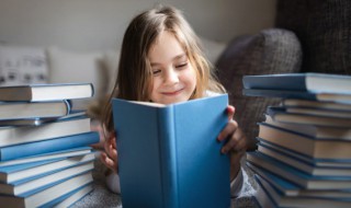 窃窃私语怎么造句 窃窃私语怎么造句子(短句子