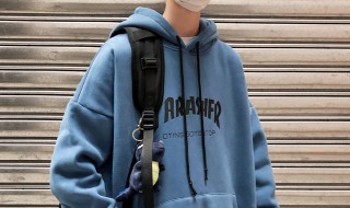 卫衣配什么裤子好看男（卫衣配什么裤子好看男生）