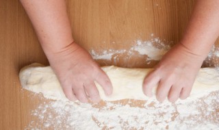 韭菜盒子的面怎么和 韭菜盒子的面怎么和才软