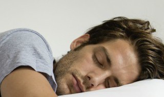 女人梦见田里水满满的 女人梦见田里水满满的然后又开始流走了