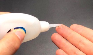 502胶水粘手上怎么洗掉（502胶水粘手上怎么洗掉简单有效）